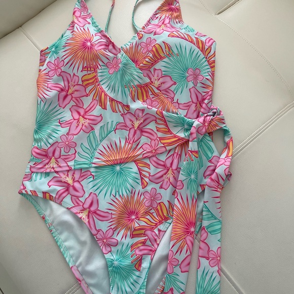 Member's Mark Other - Pink and Orange One Piece Swimsuit with‎ V-Neckline